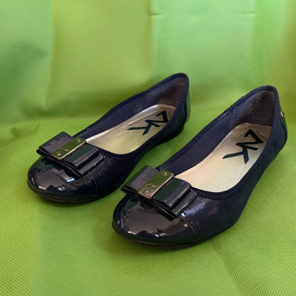 Anne Klein Sport “Aricia” dark blue bow flats 7M